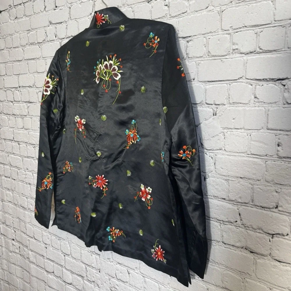 VTG Chinese Plum Blossoms Silk Hand Embroidery Floral Jacket Black Sz Medium/38 - Picture 3 of 11